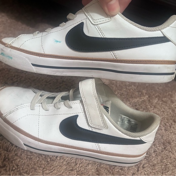 OFFERS OPEN! Nike legacy court sneakers size 3Y. Wonderful condition. - Picture 8 of 8